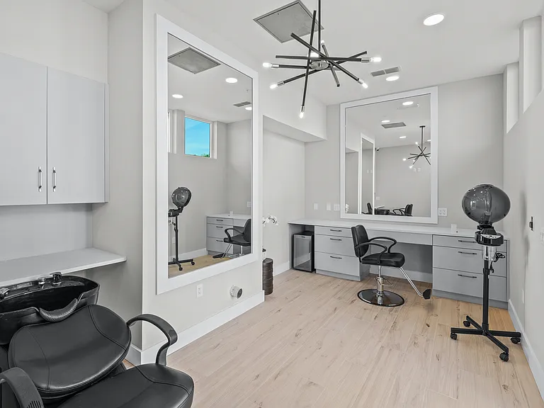 Salon