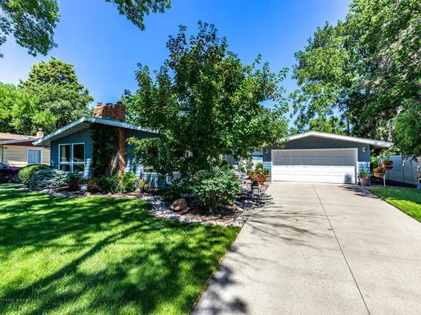 101 22nd Ave N, Fargo, ND 58102