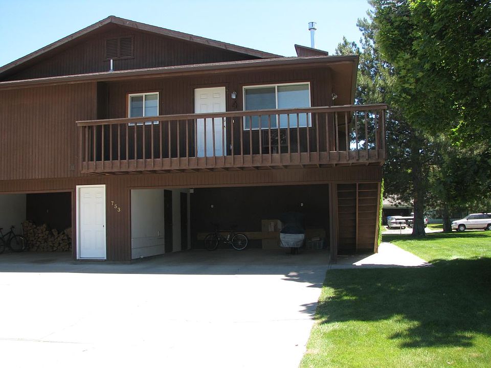 1st image of 753 Meadows Dr APT 4