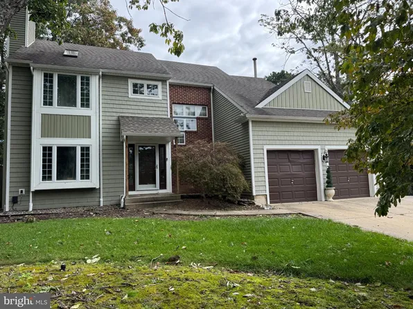 9 Glenforest Dr, Voorhees, NJ 08043