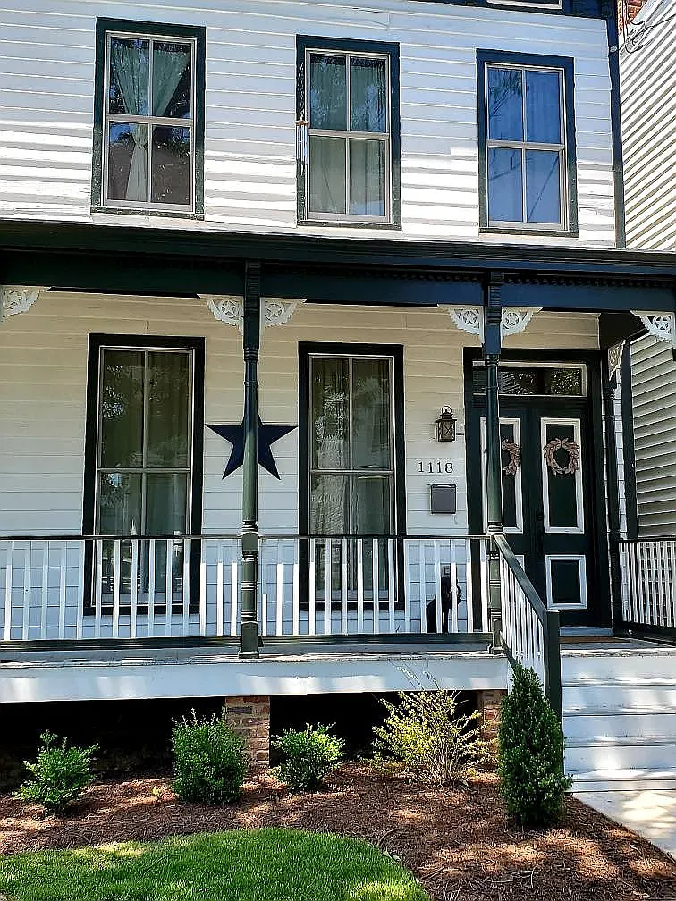 2 bed, 1.5 bath, 1500 sqft, $2,100 — Photo 1