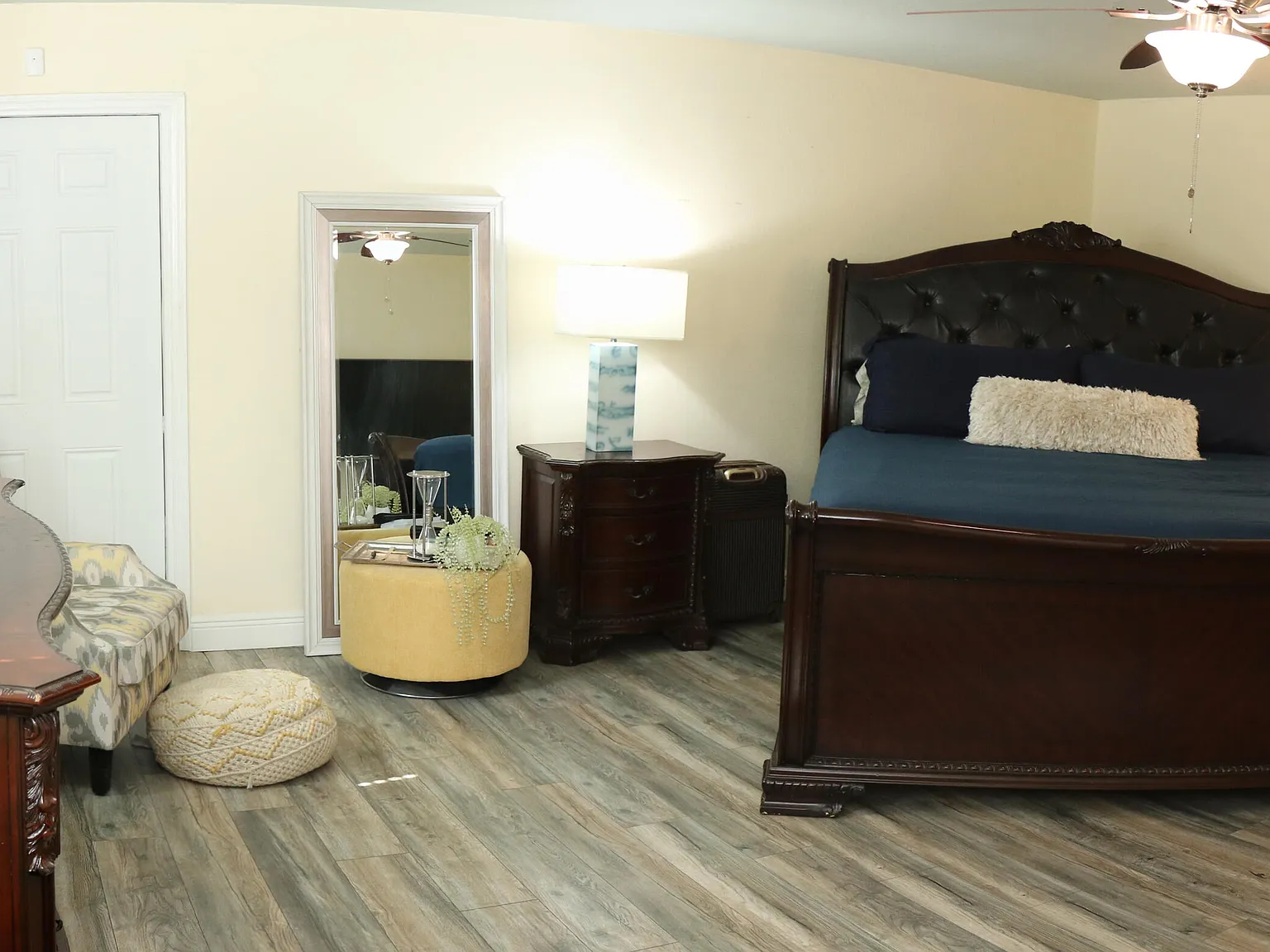 3 bed, 3.0 bath, 1490 sqft, $2,600 — Photo 4
