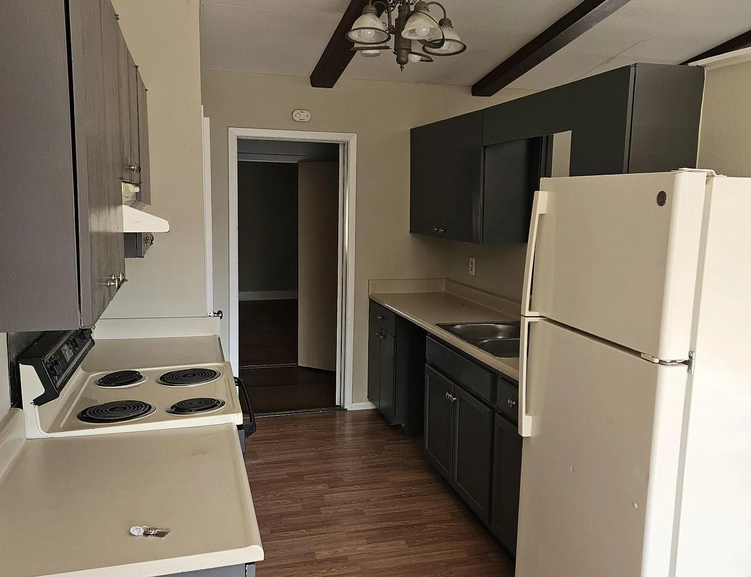 4 bed, 1600 sqft, $1,600 — Photo 4