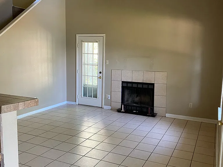 208 Standifer Ave — Photo 4