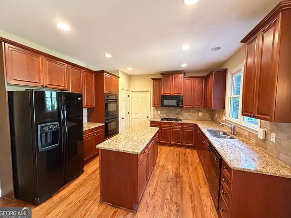 2nd image of 700 Washington Way