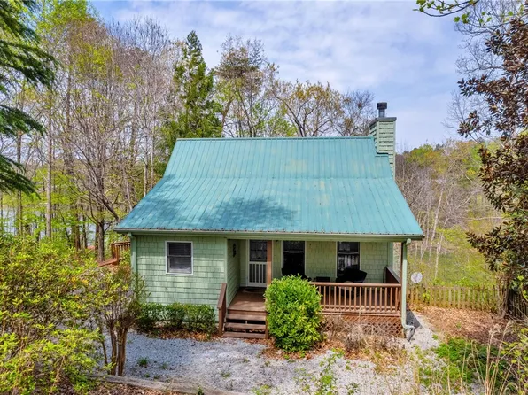 244 Horseshoe Bend Dr, Westminster, SC 29693