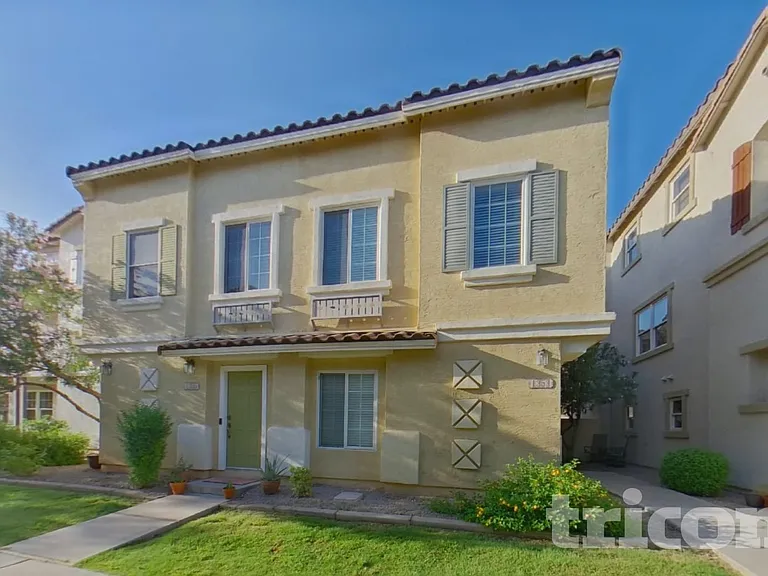 1353 S Sabino Dr — Photo 2
