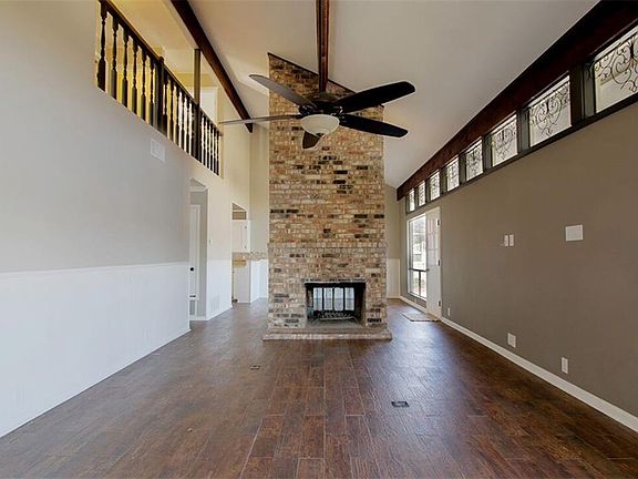5th image of 427 Kiowa Dr W
