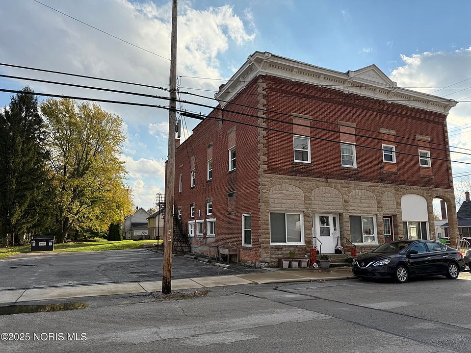 2nd image of 129 W Main St