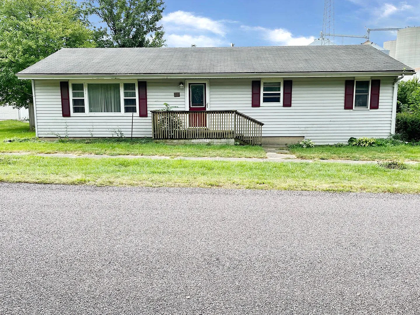 202 E North St photo 1