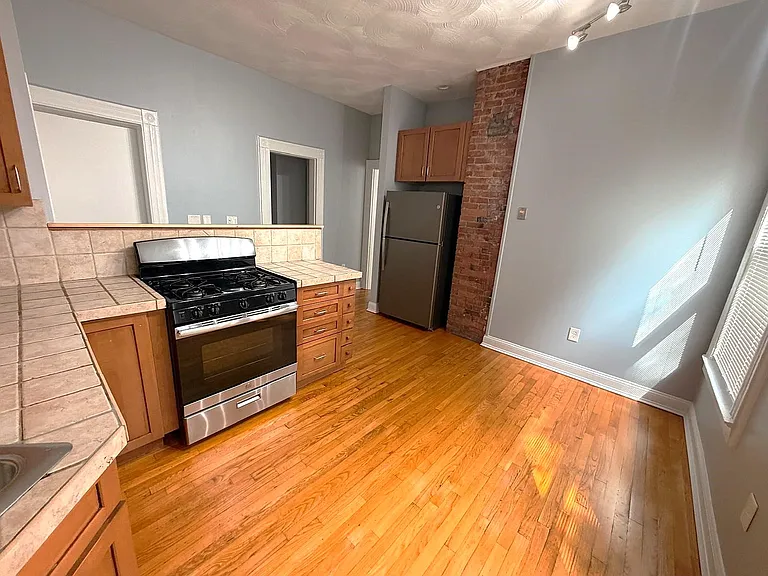 172 Ellsworth Ave #1 — Photo 8