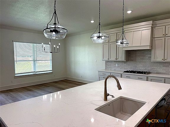 5th image of 1614 Hunt Dr