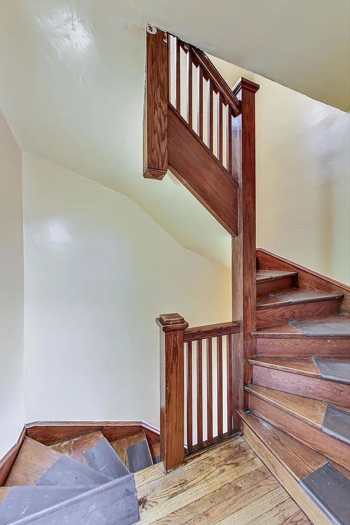 2 bed, 906 sqft, $1,950 — Photo 3