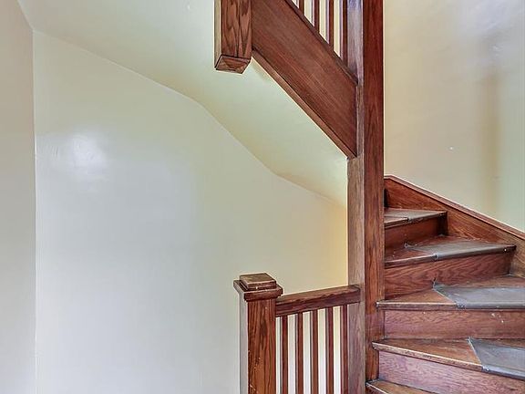 3rd image of 2327 W Superior St #2