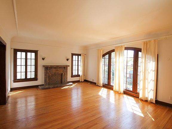 3rd image of 166-172 N Sycamore Ave #168
