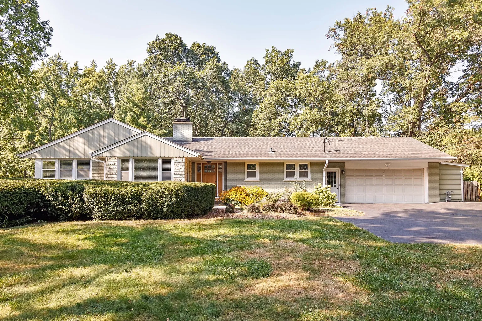 15216 W Rockland Rd photo 1