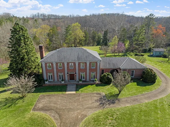 1099 E Gaines St, Lawrenceburg, TN 38464