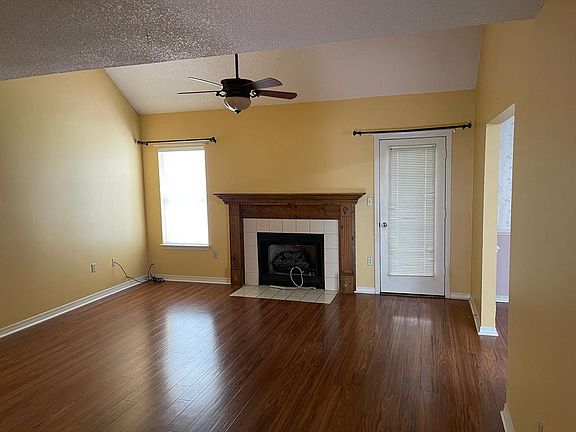 4th image of 378 Brookwood Blvd