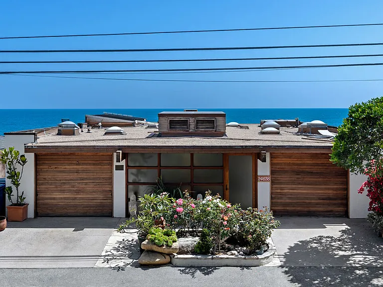 24638 Malibu Rd — Photo 2