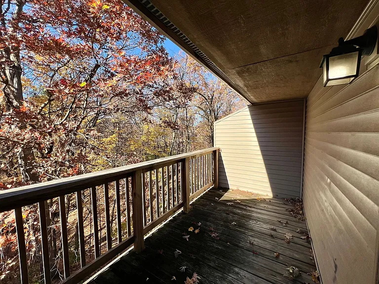Oakridge Apartments — Photo 29