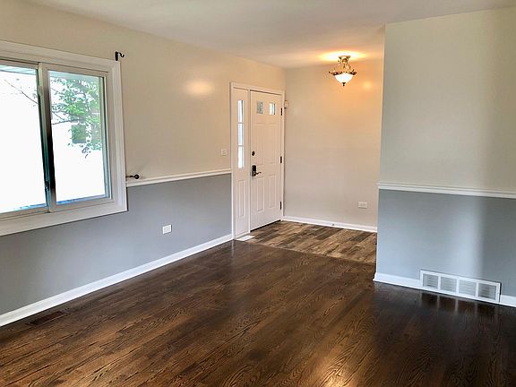 2nd image of 405 Park Ave