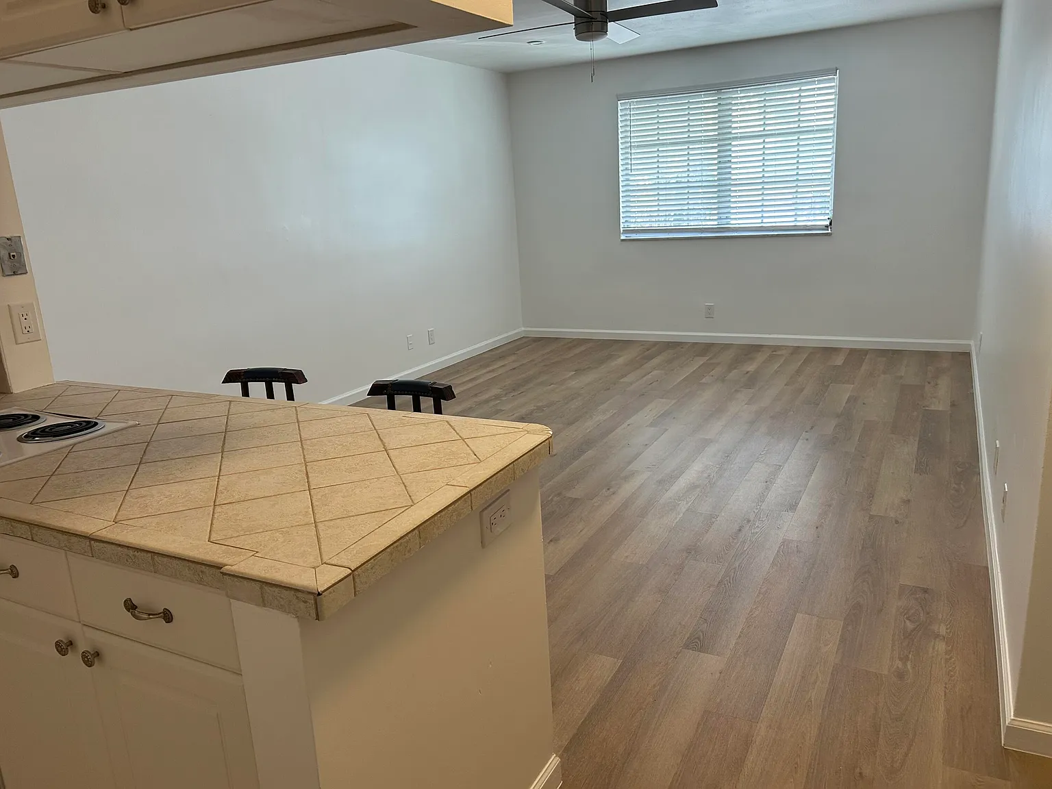1 bed, 1.0 bath, 650 sqft, $1,375 — Photo 2