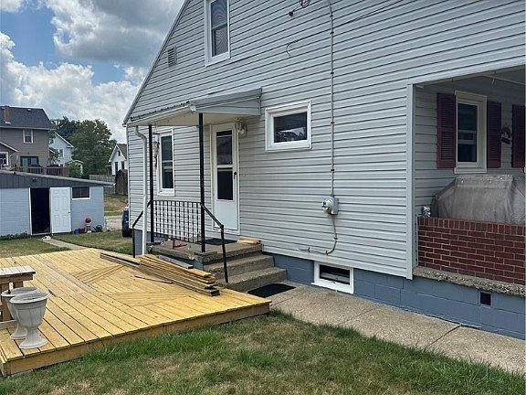 3rd image of 734 Caldwell St