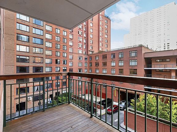 2nd image of 333 Rector Pl APT 510