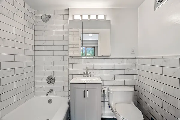 Sold by Level Group | media 5