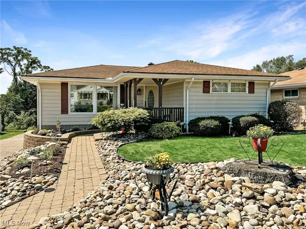 409 Westwood Dr, Wintersville, OH 43953