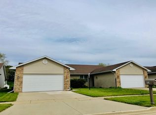 914 Waters Edge Rd #914, Champaign, IL 61822