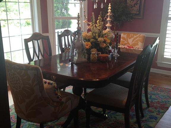 3rd image of 217 Edgebrook Dr