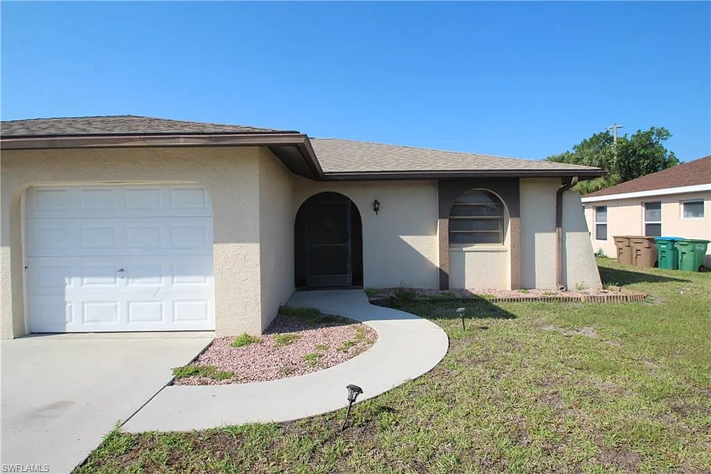 2 bed, 2.0 bath, 1121 sqft, $1,550 — Photo 2