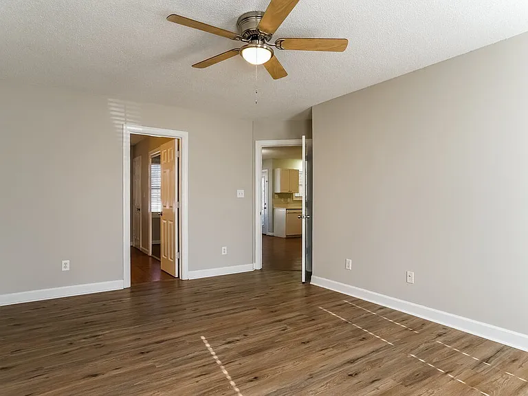 602 Coventry Dr — Photo 12