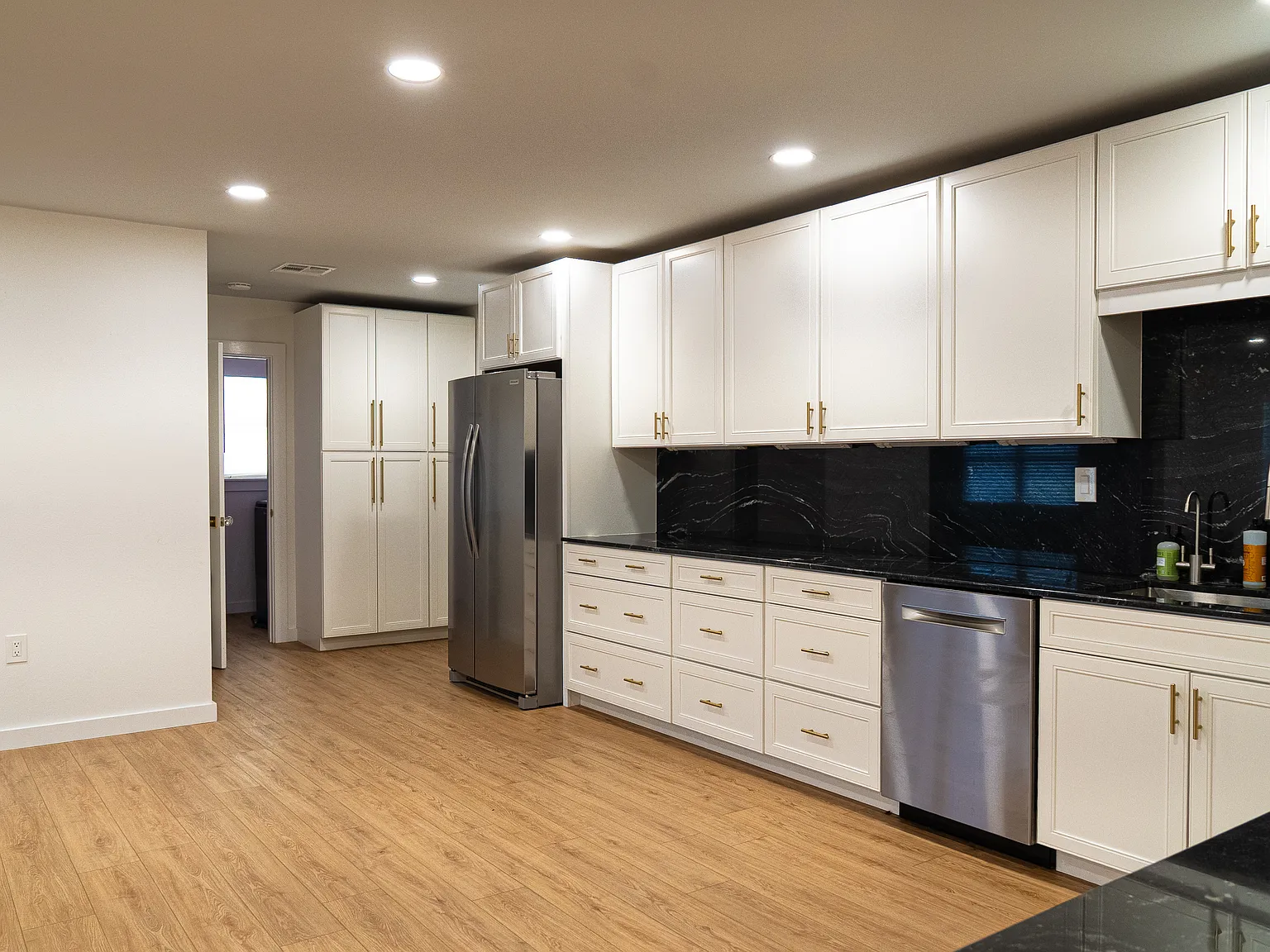3 bed, 1805 sqft, $2,100 — Photo 4