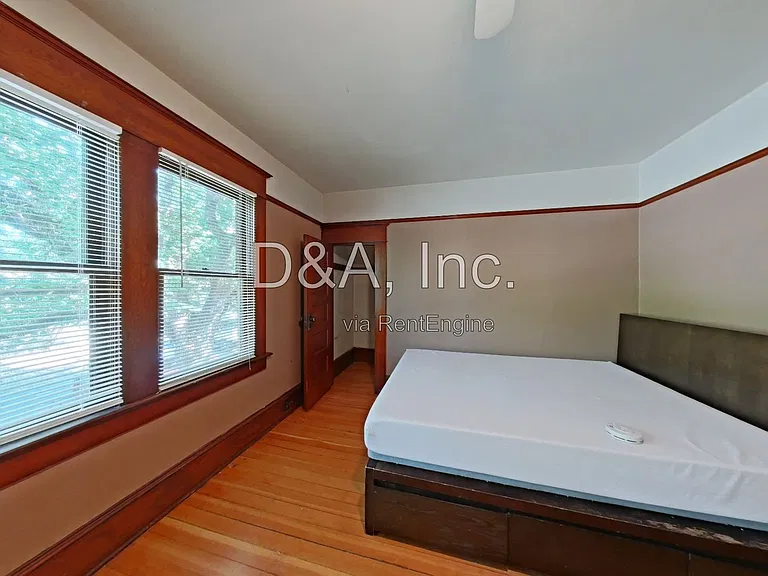 744 SW 14th St — Photo 12