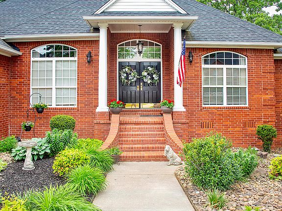 3rd image of 507 Autumnwood Dr