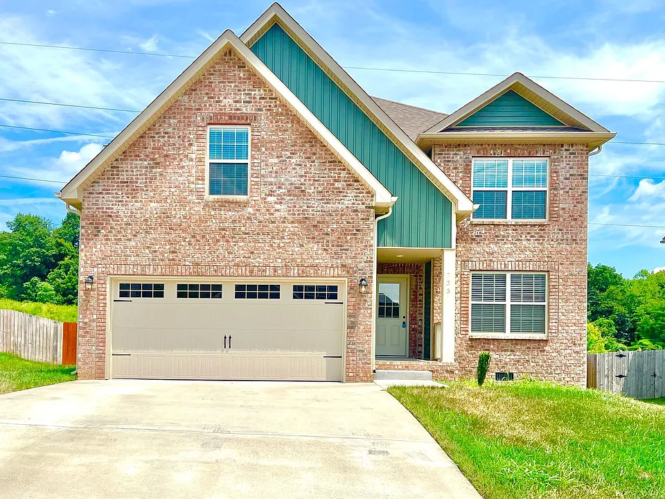 733 Banister Dr