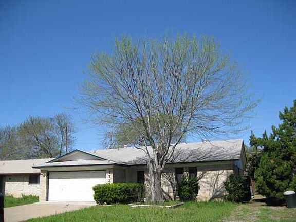 3rd image of 1724 Pine Knoll Dr