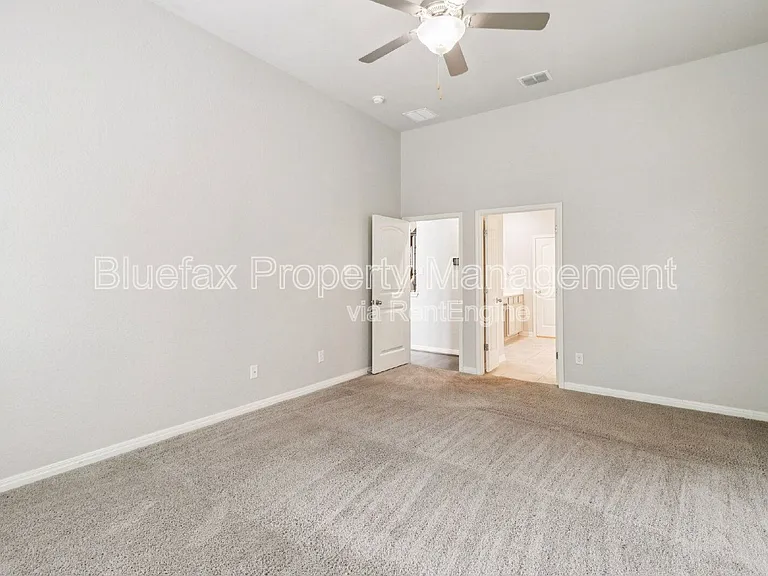 13840 Tribeca — Photo 18