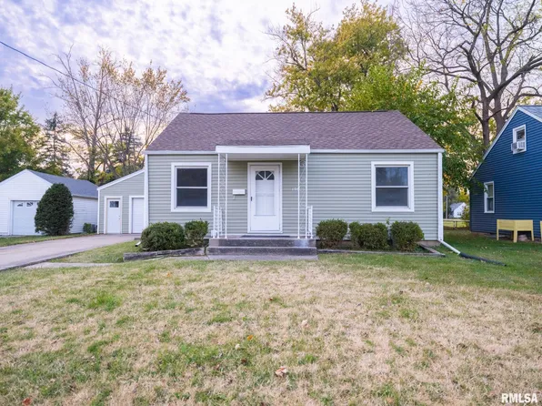 108 S Lawndale Ave, Washington, IL 61571