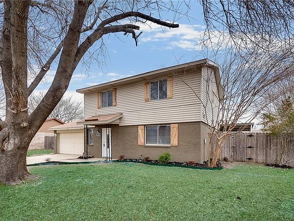 2nd image of 1627 Chapman Dr
