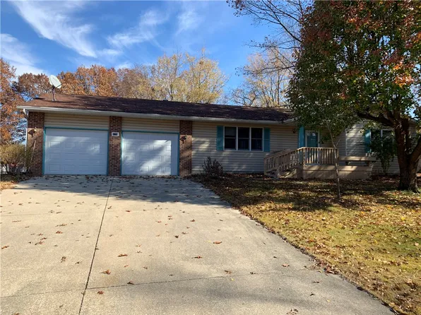 8776 N Richmond Dr, Effingham, IL 62401