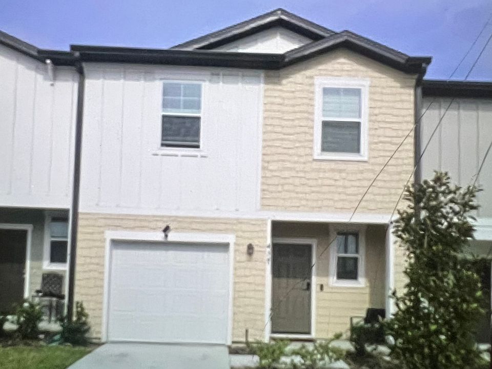 1st image of 437 Madison Dr