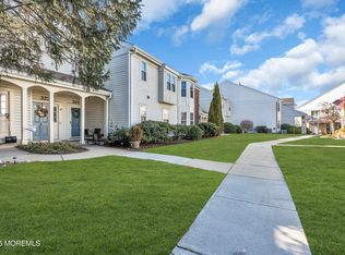 319 Tulip Ln, Freehold, NJ 07728