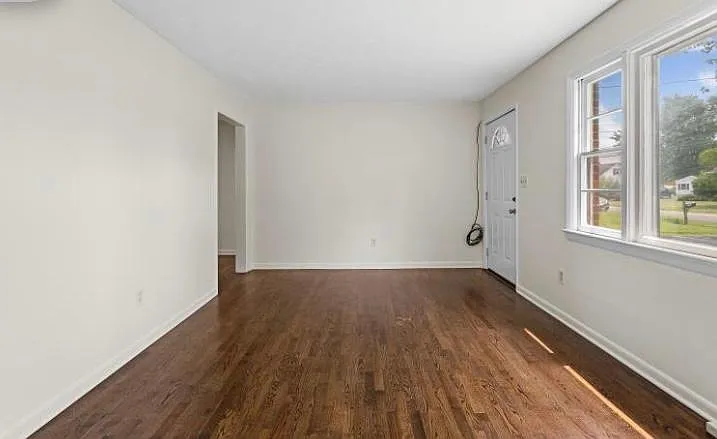 503 Stephenson Rd — Photo 5