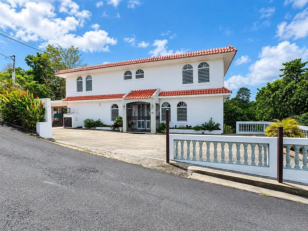 8 bed, 6.0 bath, 9500 sqft, $2,500 — Photo 2