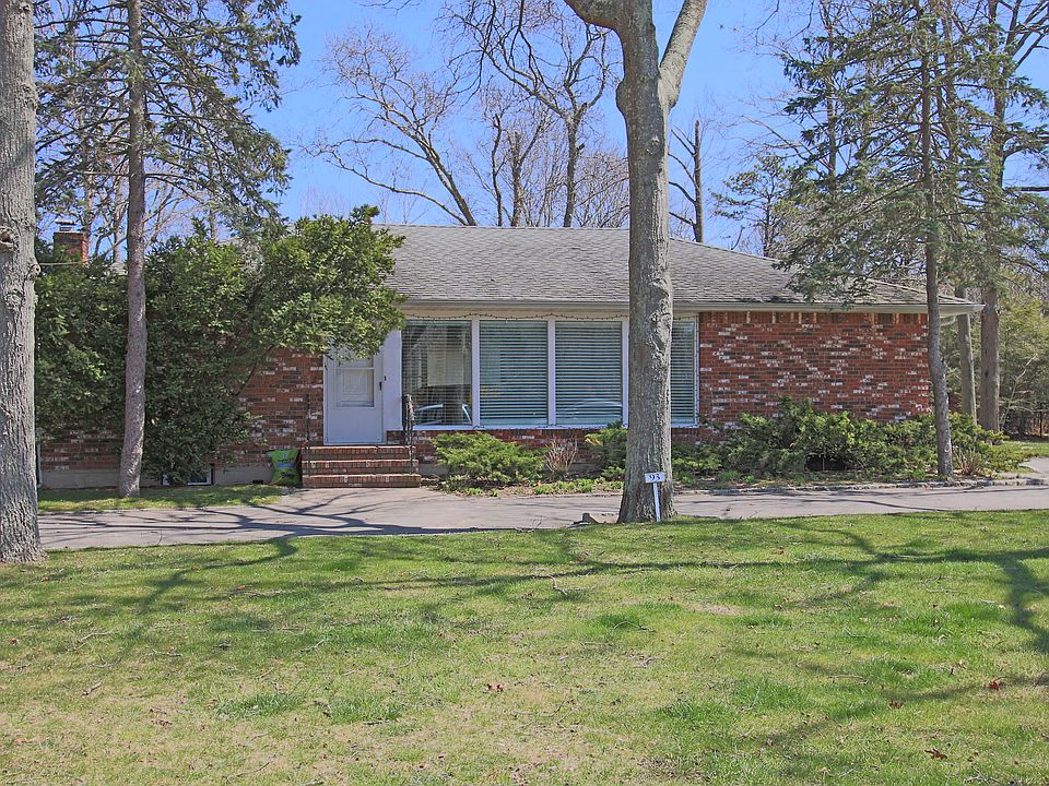 1st image of 93 Ponquogue Ave