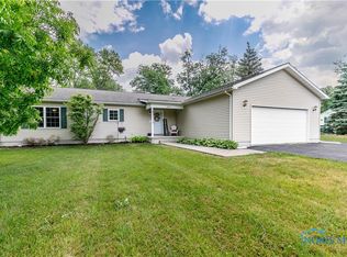 1807 Rhode Island Rd, Holland, OH 43528