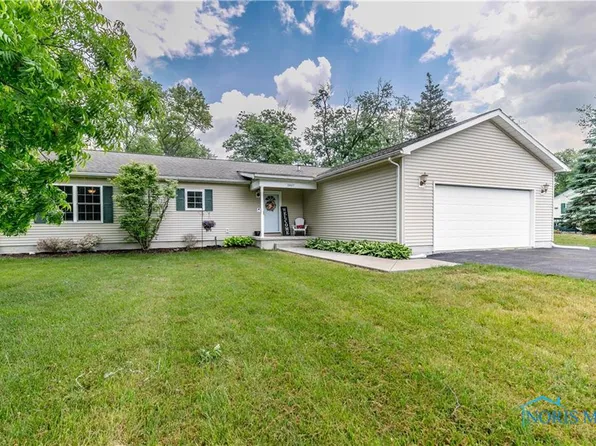 1807 Rhode Island Rd, Holland, OH 43528